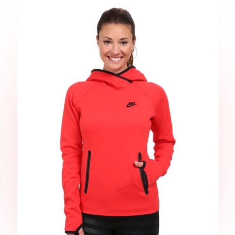 Nike Women’s Tech Fleece Funnel Hoodie in Action Red / Black Size Small